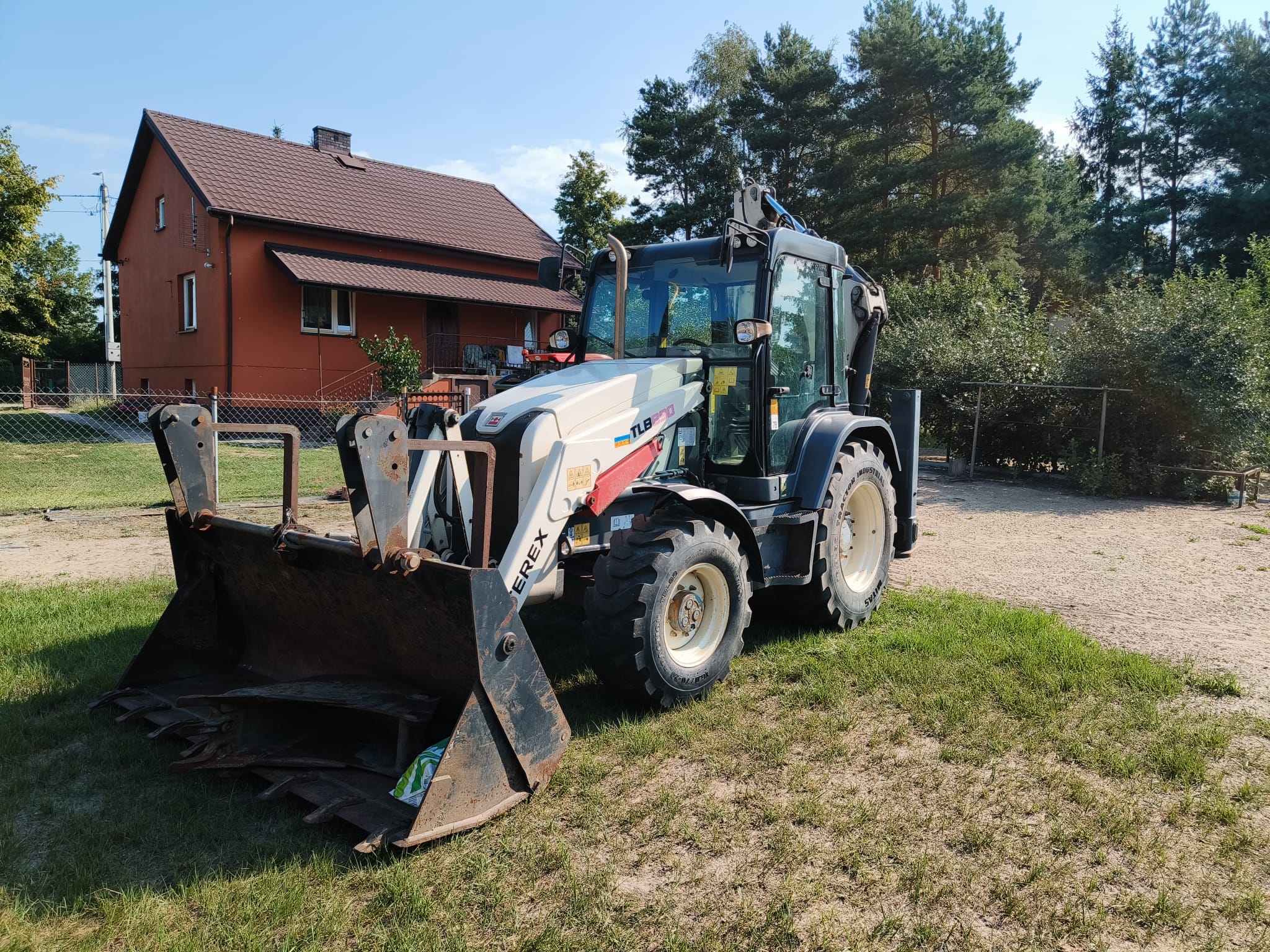Rzeczoznawca samochodowy Konin – analiza techniczna Terex TLB 890