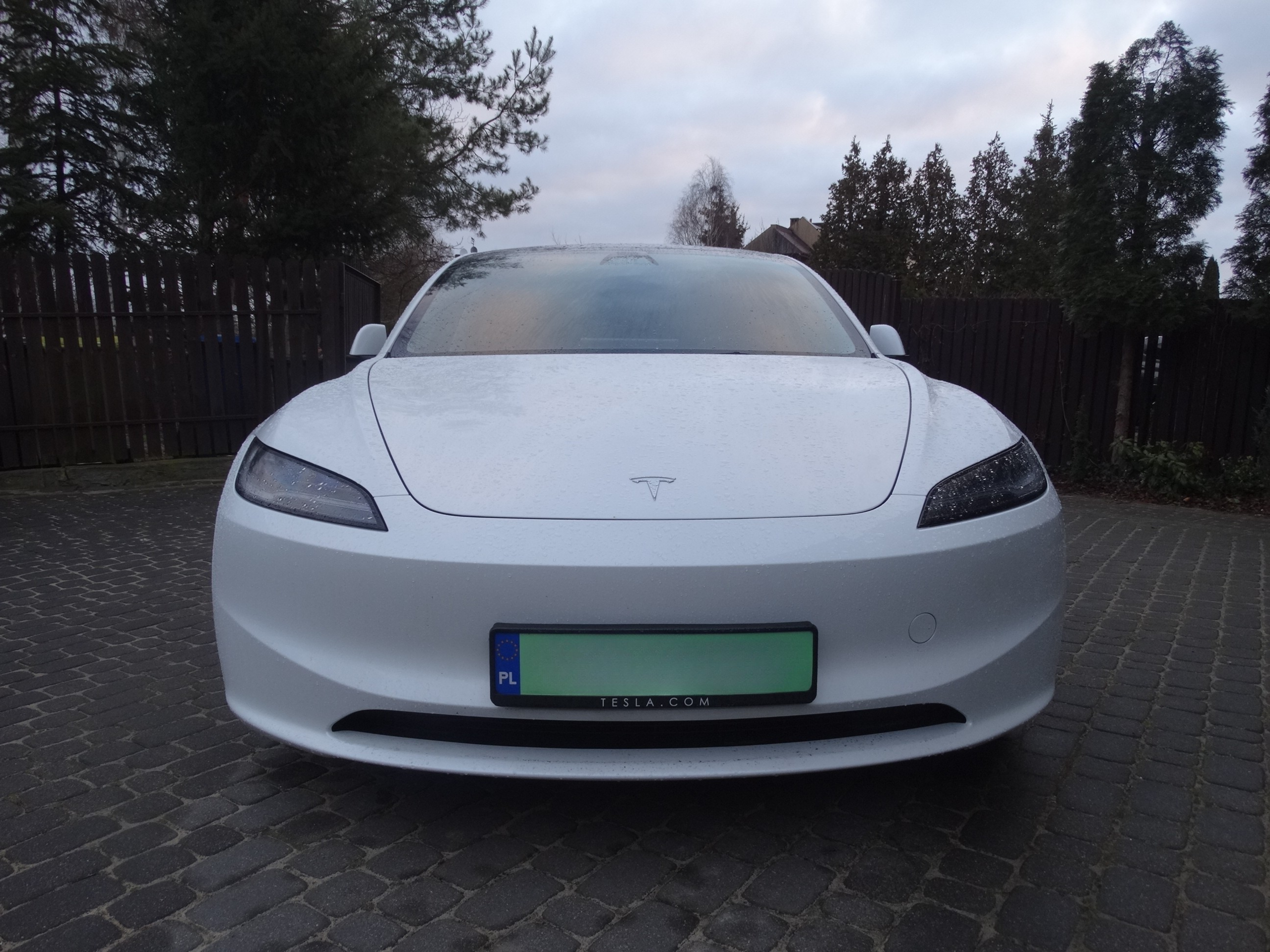 Rzeczoznawca samochodowy Konin – analiza techniczna auta TESLA Model 3